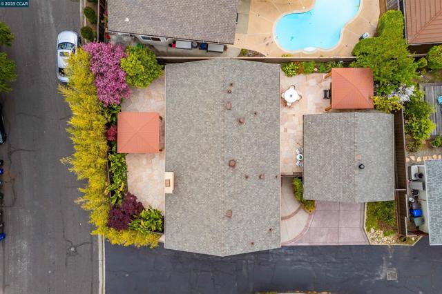 5588 Gonzalez Ct, Concord CA: https://media.crmls.org/mediaz/783c683e-fe75-4c7b-ab67-c6305178e679.jpg