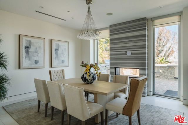 770 Paseo Miramar, Pacific Palisades CA: https://media.crmls.org/mediaz/783ce0c3-51b1-495d-8faa-8468f5cae28e.jpg