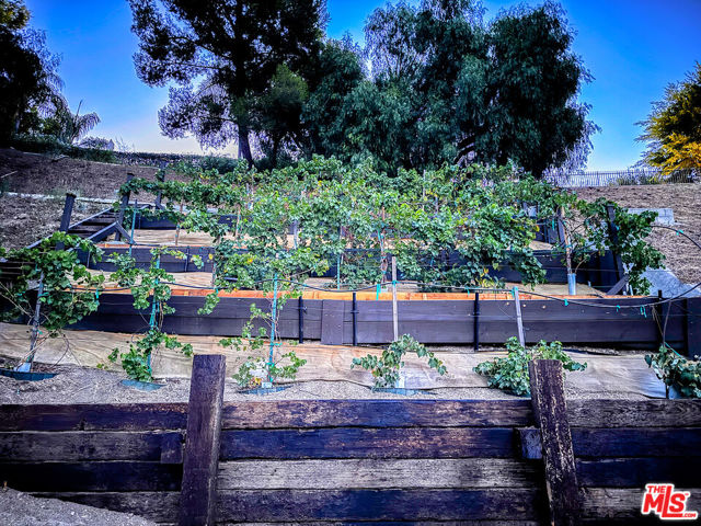 24822 Wooded Vista, West Hills CA: https://media.crmls.org/mediaz/783d848a-3ce0-4a0e-a18d-217169bc9084.jpg
