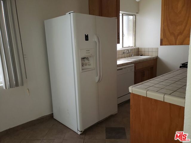 5170 N Columbus Avenue, Sherman Oaks CA: https://media.crmls.org/mediaz/783d97db-9ea4-4a5c-a6fd-9134e3b3759b.jpg