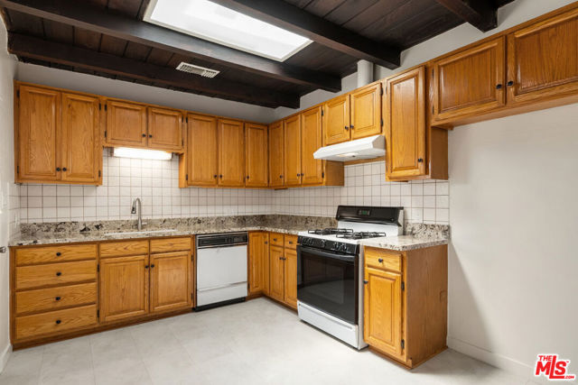 2808 Weidermeyer Avenue, Arcadia CA: https://media.crmls.org/mediaz/783da53c-535f-4214-8709-2c00b7727461.jpg