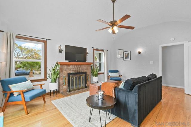 3195 Juniper St, San Diego CA: https://media.crmls.org/mediaz/783e0071-2e7c-43d4-a908-6b71794d5705.jpg