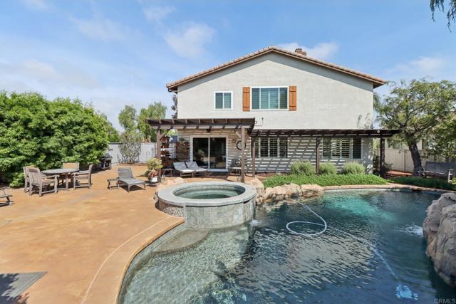 542 Lee Circle, Chula Vista CA: https://media.crmls.org/mediaz/783e3532-6352-432d-826a-e20ab20ea200.jpg