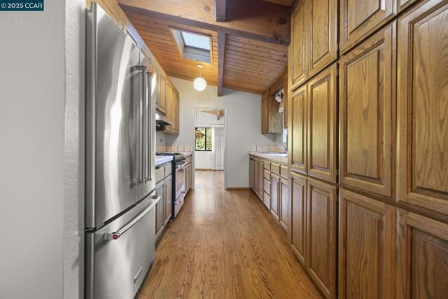 1383 Alvarado Rd, Berkeley CA: https://media.crmls.org/mediaz/78402c48-0685-4fda-b65a-97fb88352299.jpg