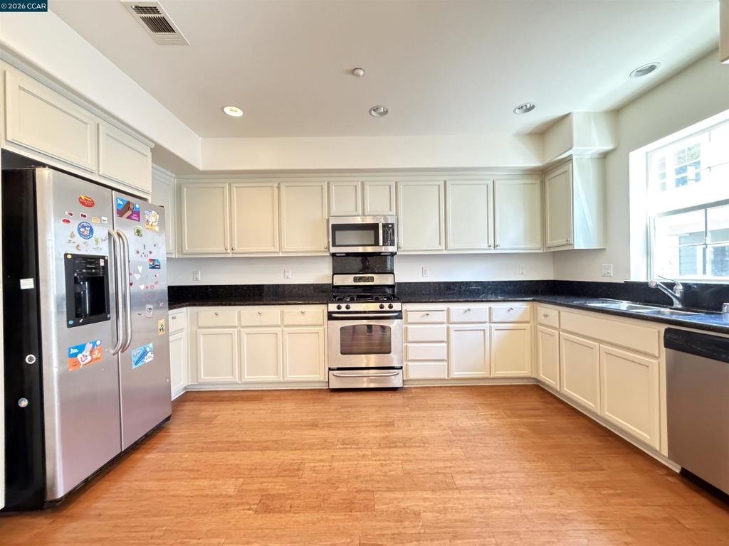 1810 Northshore Dr