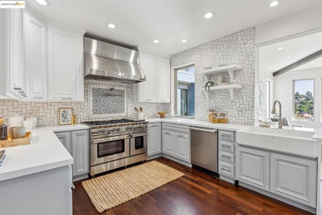 530 Gravatt Dr, Berkeley CA: https://media.crmls.org/mediaz/78408ed1-1c21-49a3-8e50-b3802444caff.jpg