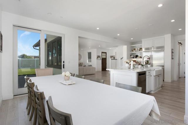 12410 Aria Ct, Poway CA: https://media.crmls.org/mediaz/7840a277-5a68-459e-afb8-02a1c4534025.jpg