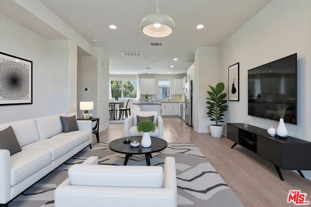 5118 Melrose Avenue