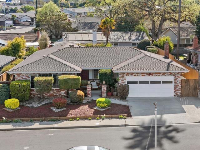 5720 San Juan Way, Pleasanton CA: https://media.crmls.org/mediaz/7841719d-e047-4c06-b3e6-3250a9a3b474.jpg