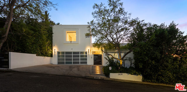 2630 EDEN Place, Beverly Hills CA: https://media.crmls.org/mediaz/78428a53-0242-4548-9914-ffb7c27c0a92.jpg