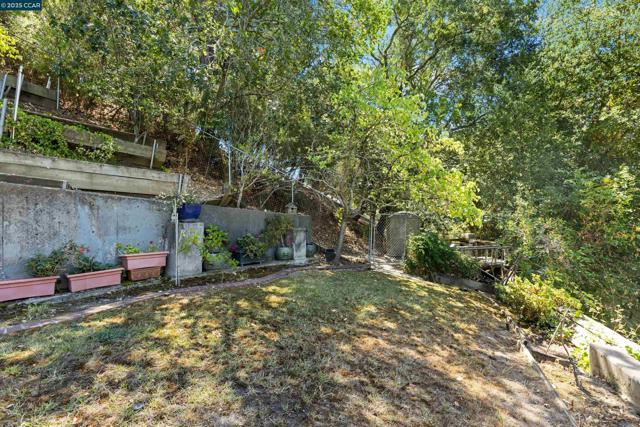 39 Mira Loma Rd, Orinda CA: https://media.crmls.org/mediaz/7842c74d-b480-4818-b9f1-1b837ae84dc8.jpg