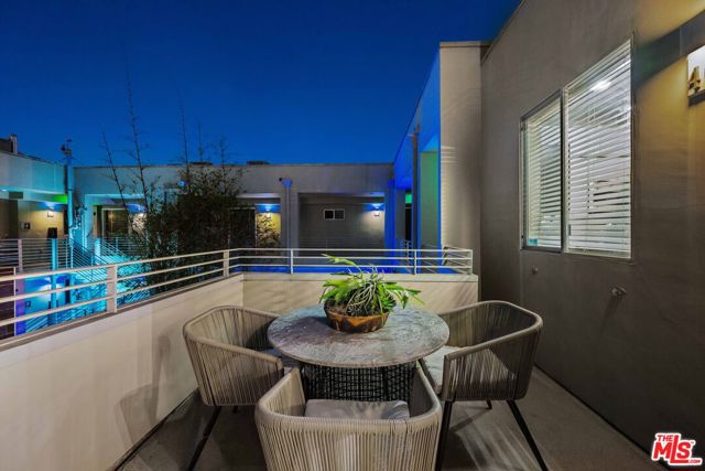 1411 N Detroit Street, Los Angeles CA: https://media.crmls.org/mediaz/78436069-1957-44f2-ac0b-13c2b588de68.jpg