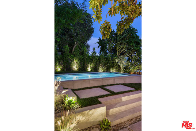 1644 Golden Gate Avenue, Los Angeles CA: https://media.crmls.org/mediaz/7844b519-8a16-4d07-b257-90bcc717c7e1.jpg