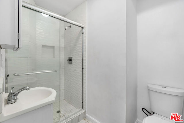 2922 S Budlong Avenue, Los Angeles CA: https://media.crmls.org/mediaz/7844dbd1-e302-4f08-9edd-879009173f5c.jpg