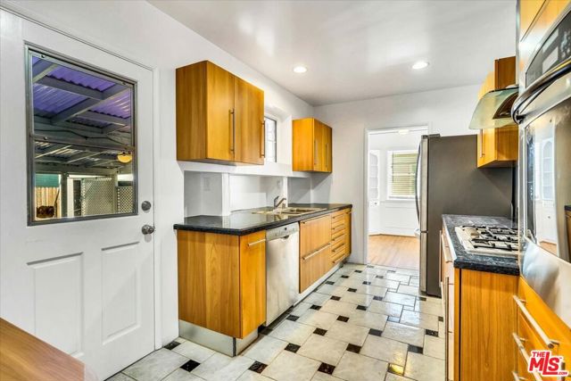 4026 McLaughlin Avenue photo 10