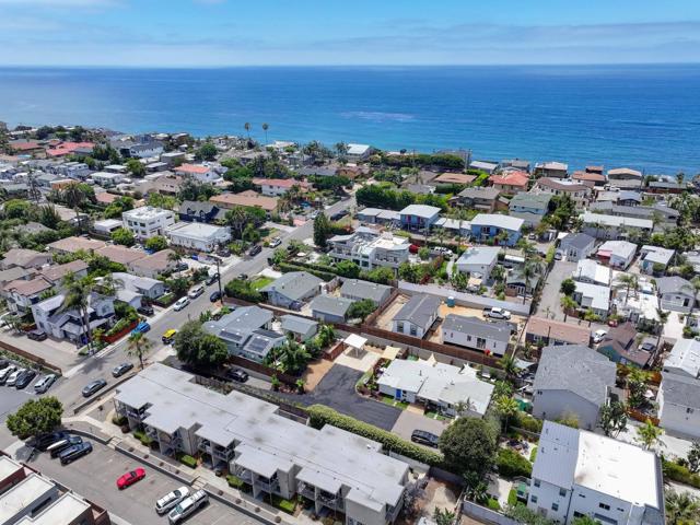132 134 Phoebe St, Encinitas CA: https://media.crmls.org/mediaz/7846cfd0-48e4-4f78-885f-042b30c2916d.jpg