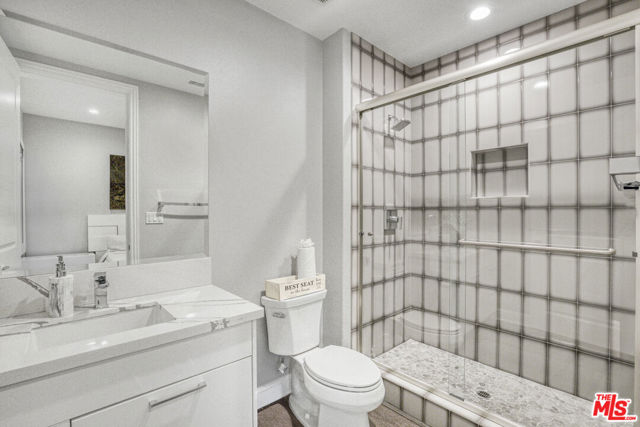 20254 Liverpool Way, Porter Ranch CA: https://media.crmls.org/mediaz/78470efa-cde7-4165-9fb3-4336ee52ae58.jpg