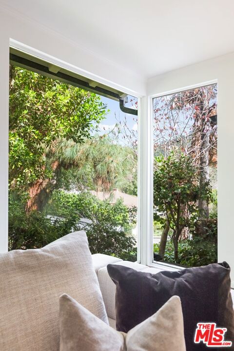 Image 6 of 72 For 10686 Somma Way
