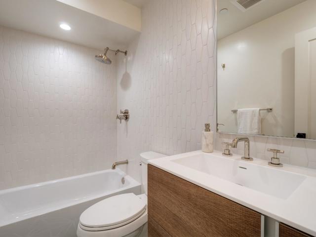 685 High Street, Palo Alto CA: https://media.crmls.org/mediaz/78484b85-80d2-4587-96c8-21f8d9dca62e.jpg