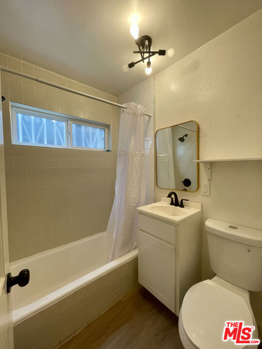 223 Lake Shore Terrace, Los Angeles CA: https://media.crmls.org/mediaz/7848bc3b-17d9-401e-8b5a-2b13ce4e9f9d.jpg