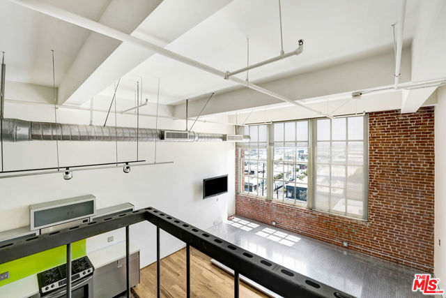 1850 Industrial Street, Los Angeles CA: https://media.crmls.org/mediaz/78493f96-fb3e-4305-83a0-a5aa07722a7d.jpg