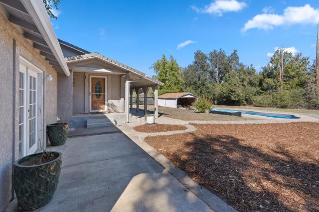 5367 Rosswood Lane, Redding CA: https://media.crmls.org/mediaz/784a24c5-0c99-449b-b826-740c16c67d48.jpg