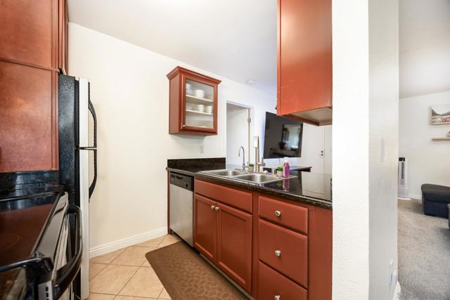 4860 Rolando Ct, San Diego CA: https://media.crmls.org/mediaz/784a6a49-8c2d-4617-b5f6-bd9c9170ea9b.jpg