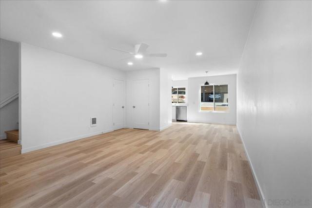 955 Postal Way, Vista CA: https://media.crmls.org/mediaz/784ad581-1eed-4b3e-a50a-279afdf11bb1.jpg