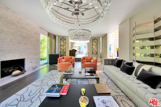 3054 Elvido Drive, Los Angeles CA: https://media.crmls.org/mediaz/784ad6c0-2f4d-4f28-b1f4-7a32ec39aba8.jpg