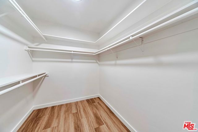 5870 Green Valley Circle, Culver City CA: https://media.crmls.org/mediaz/784af73b-c49c-4719-b678-cb7cc0d90ea2.jpg