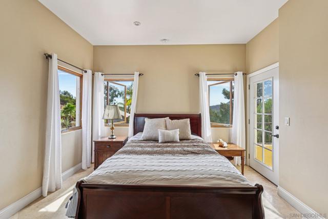 15035 Orchard View Dr, Poway CA: https://media.crmls.org/mediaz/784b18b0-868a-492d-9816-4f56aacaf09a.jpg
