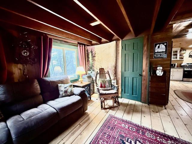 Detail Gallery Image 19 of 57 For 22258 Crestline Rd, Palomar Mountain,  CA 92060 - 3 Beds | 1 Baths