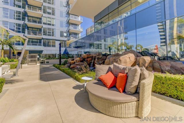 1388 Kettner Blvd, San Diego CA: https://media.crmls.org/mediaz/784ba641-81d6-43a1-85de-1747dae37db2.jpg