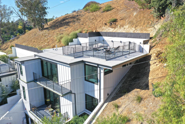 Detail Gallery Image 29 of 41 For 6565 Pickwick St, Los Angeles,  CA 90042 - 3 Beds | 3/1 Baths