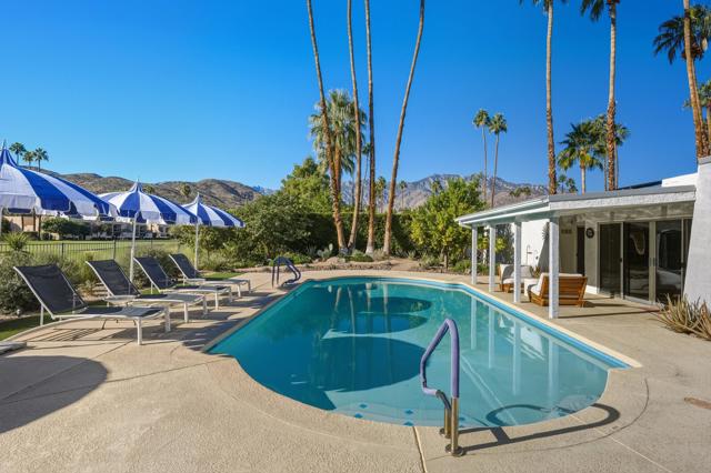 5337 E Lakeside Drive, Palm Springs CA: https://media.crmls.org/mediaz/784d4181-aa4d-4450-bf15-fed99686f0f9.jpg