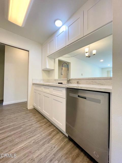 Detail Gallery Image 6 of 23 For 248 E Surfside Dr, Port Hueneme,  CA 93041 - 3 Beds | 2 Baths