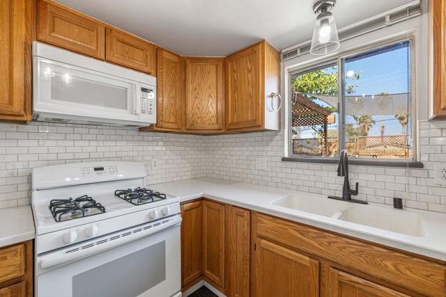5343 Encelia Drive, 29 Palms CA: https://media.crmls.org/mediaz/784d698e-c5cc-4748-8bbd-3bcc38803942.jpg