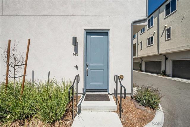 5464 Shorefront Dr, San Diego CA: https://media.crmls.org/mediaz/784dc1e7-5cd0-43e0-abfd-7539c1498da8.jpg