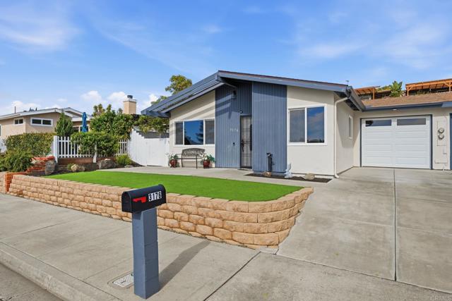 Detail Gallery Image 3 of 39 For 3176 Isabella Dr, Oceanside,  CA 92056 - 2 Beds | 2 Baths