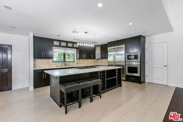13201 Bloomfield Street, Sherman Oaks CA: https://media.crmls.org/mediaz/784e75a3-fe28-4753-82b4-b53bd36bfe7f.jpg