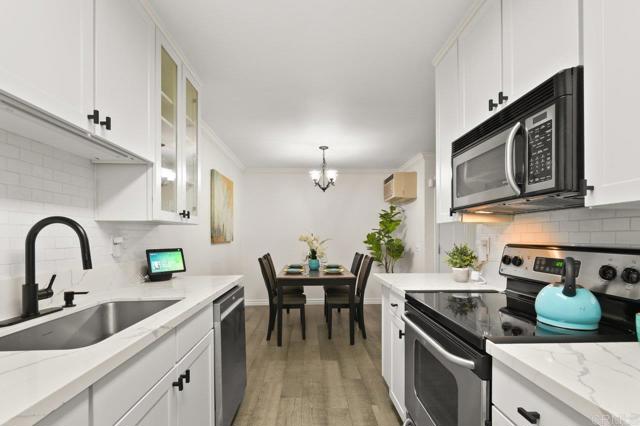 Detail Gallery Image 13 of 27 For 9959 Azuaga St #I-105,  San Diego,  CA 92129 - 2 Beds | 2 Baths
