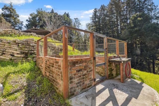 400 Dorrance Road, Boulder Creek CA: https://media.crmls.org/mediaz/784ea5a1-c6b7-4f45-a509-44554299d986.jpg