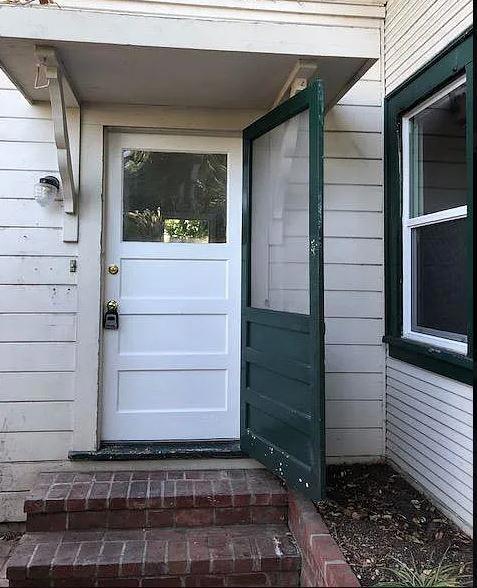 1275 Latham Street, Mountain View CA: https://media.crmls.org/mediaz/784f3de0-99a7-495b-9ee4-3fd514169316.jpg