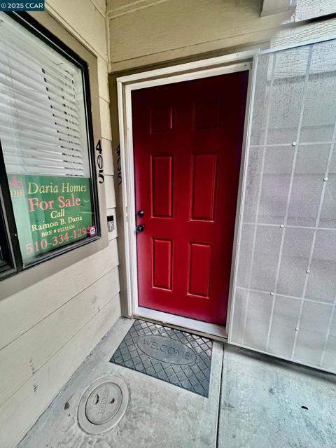 405 405 Weymouth, Hercules CA: https://media.crmls.org/mediaz/784f4add-94d4-4f76-85f4-6dfd29e733e5.jpg