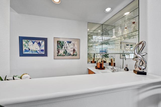 4981 Lamia Way, Oceanside CA: https://media.crmls.org/mediaz/784ff207-ac12-4060-9595-52b39830e06a.jpg