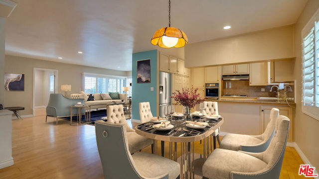 9631 CRYSTAL VIEW Drive, Tujunga CA: https://media.crmls.org/mediaz/785008c5-86fd-4e0c-8904-2693f494be26.jpg
