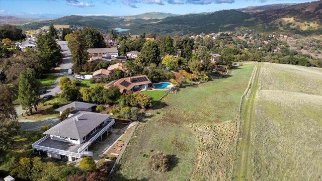 16280 Oak Canyon Drive, Morgan Hill CA: https://media.crmls.org/mediaz/78507b09-0b96-469e-b18f-7714df425b5e.jpg