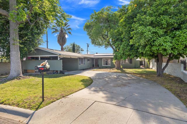 3774 Maywood Court, San Bernardino CA: https://media.crmls.org/mediaz/785087bb-dfcb-49c7-9834-418f88ca7d89.jpg