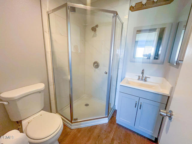 Detail Gallery Image 9 of 12 For 951 Warwick Ave #E4,  Thousand Oaks,  CA 91360 - 2 Beds | 1 Baths