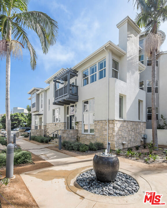6021 Dawn, Playa Vista CA: https://media.crmls.org/mediaz/785371fa-4ffe-4152-9a93-74b119ef4fda.jpg